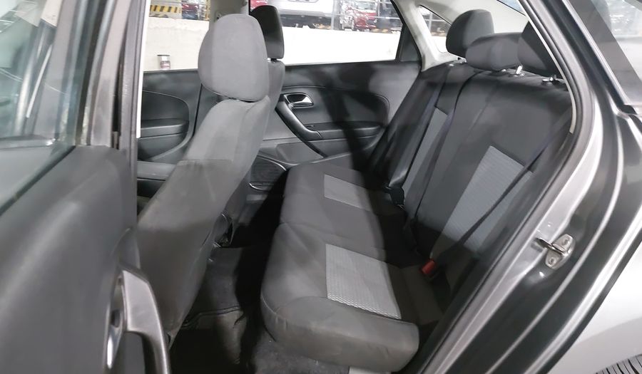 Volkswagen Vento 1.6 ACTIVE TIPTRONIC Sedan 2014