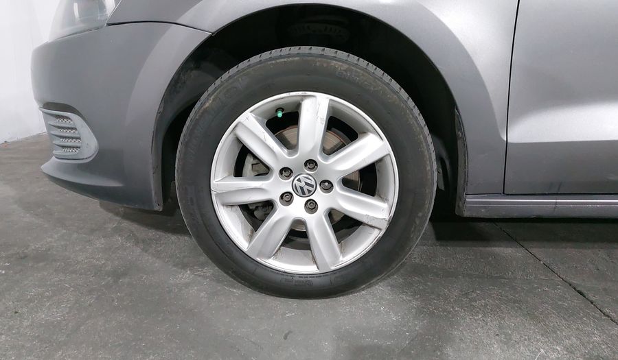 Volkswagen Vento 1.6 ACTIVE TIPTRONIC Sedan 2014
