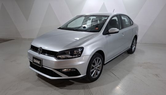 Volkswagen • Vento