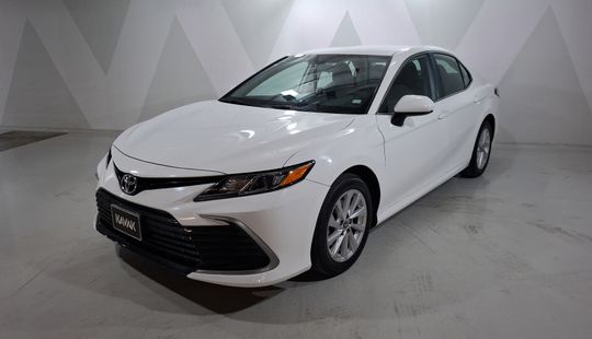 Toyota • Camry