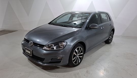 Volkswagen • Golf