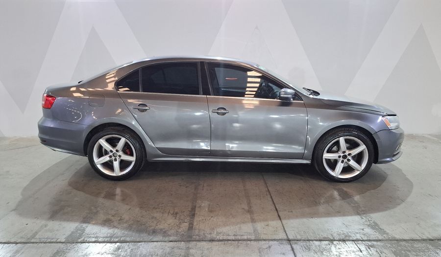 Volkswagen Jetta 2.5 SPORTLINE BOLSA PAQWELT TECHO TIP. Sedan 2015