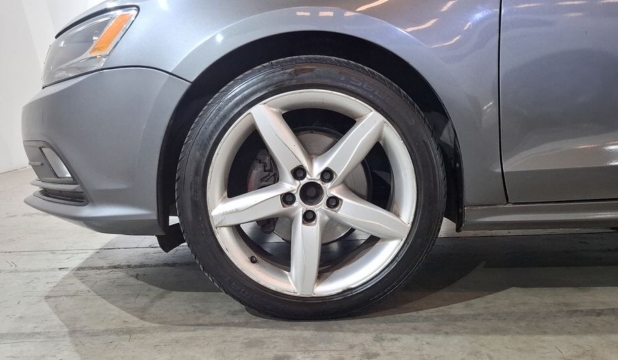 Volkswagen Jetta 2.5 SPORTLINE BOLSA PAQWELT TECHO TIP. Sedan 2015
