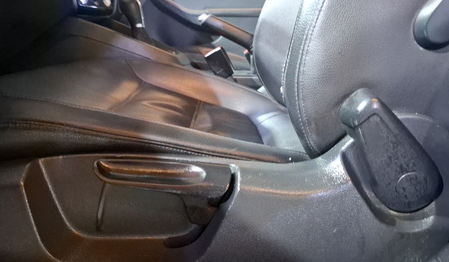 Volkswagen Jetta 2.5 SPORTLINE BOLSA PAQWELT TECHO TIP. Sedan 2015