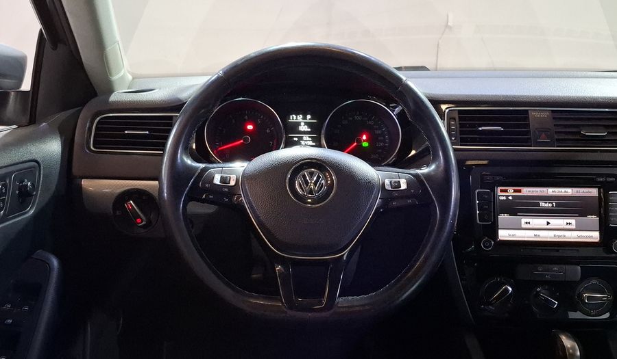 Volkswagen Jetta 2.5 SPORTLINE BOLSA PAQWELT TECHO TIP. Sedan 2015