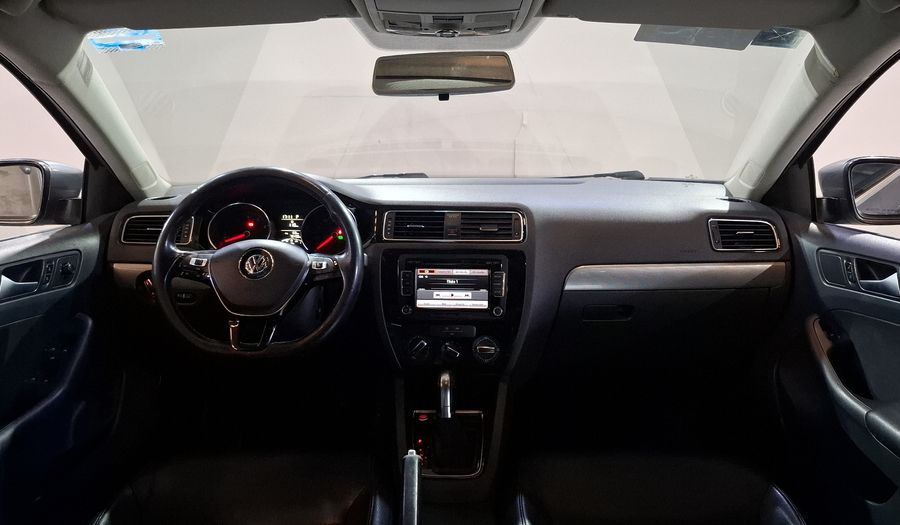 Volkswagen Jetta 2.5 SPORTLINE BOLSA PAQWELT TECHO TIP. Sedan 2015