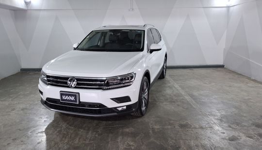 Volkswagen • Tiguan
