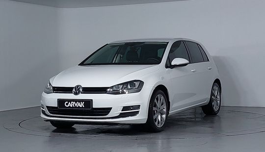 Volkswagen • Golf