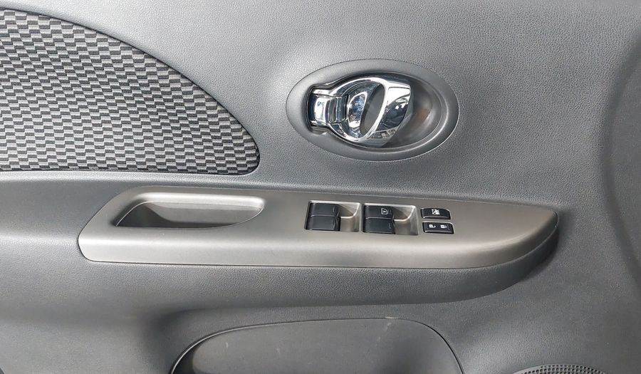 Nissan March SV Hatchback 2016
