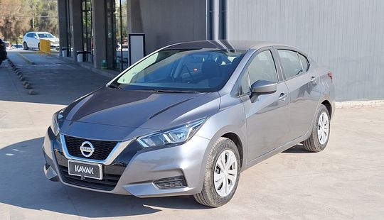 Nissan • Versa