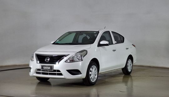 Nissan • Versa