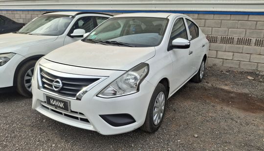 Nissan • Versa