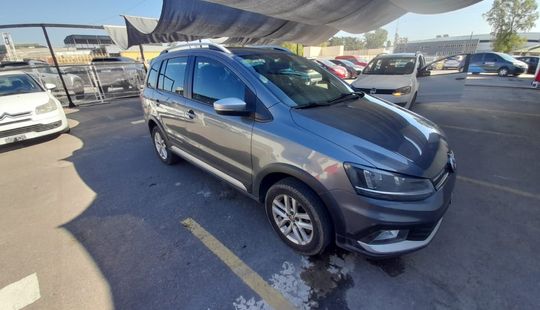 Volkswagen • Suran Cross