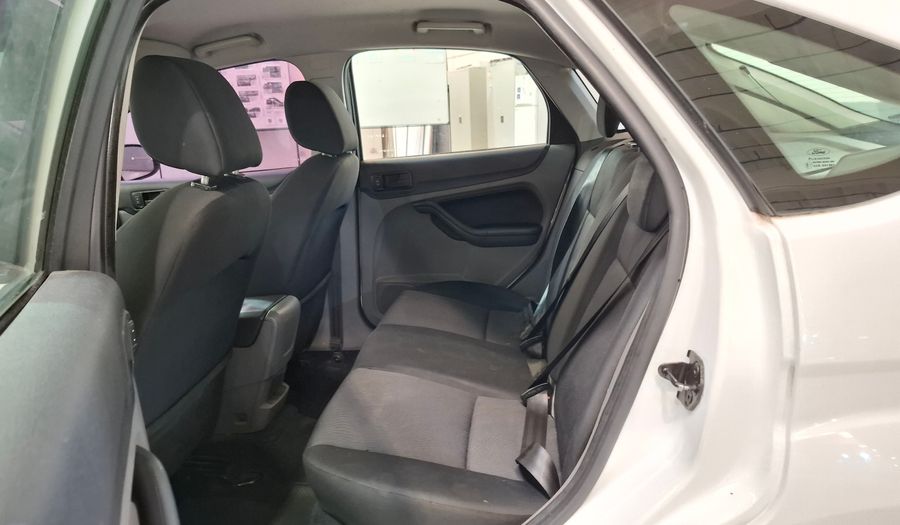 Ford Focus Ii 1.6 TREND Hatchback 2012