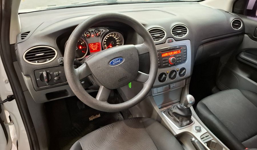 Ford Focus Ii 1.6 TREND Hatchback 2012