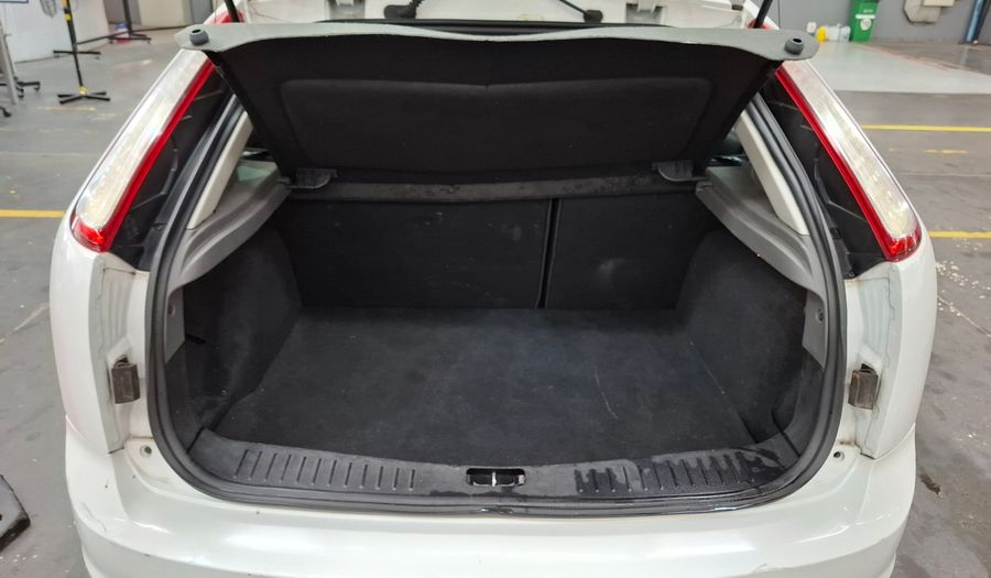 Ford Focus Ii 1.6 TREND Hatchback 2012