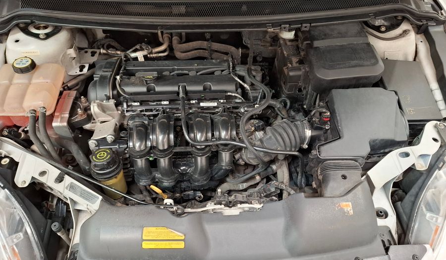 Ford Focus Ii 1.6 TREND Hatchback 2012