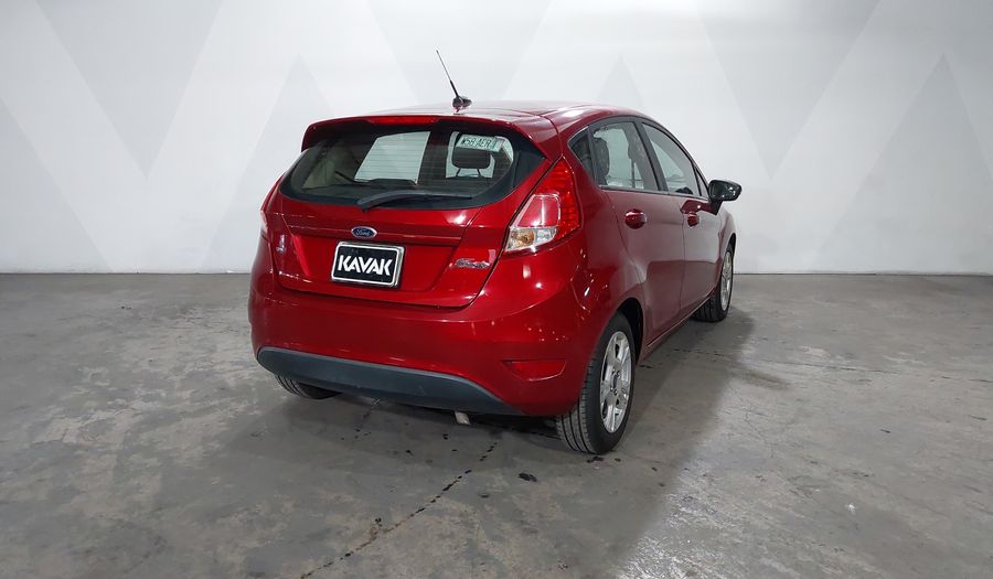 Ford Fiesta 1.6 SE MT Hatchback 2016