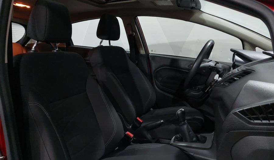 Ford Fiesta 1.6 SE MT Hatchback 2016