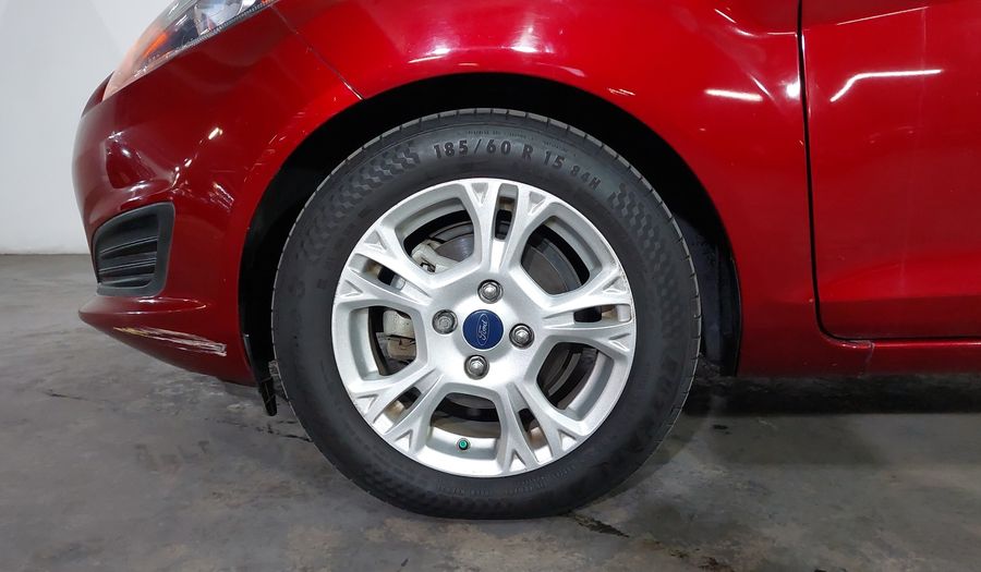 Ford Fiesta 1.6 SE MT Hatchback 2016