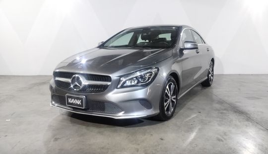 Mercedes Benz • Clase CLA