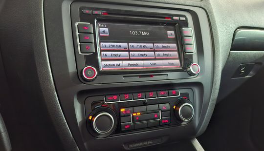 Volkswagen • Vento