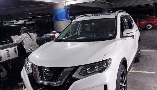 Nissan • X-Trail