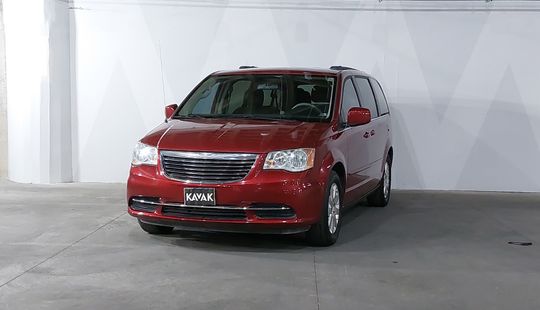 Chrysler • Town & Country