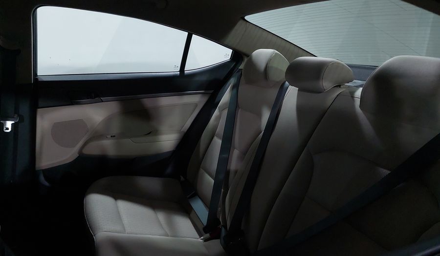 Hyundai Elantra 2.0 GLS PREMIUM AT Sedan 2017
