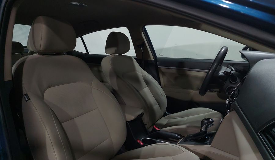 Hyundai Elantra 2.0 GLS PREMIUM AT Sedan 2017