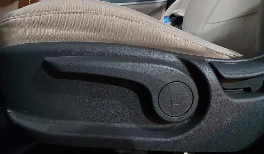 Hyundai Elantra 2.0 GLS PREMIUM AT Sedan 2017