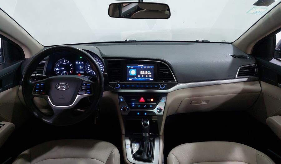 Hyundai Elantra 2.0 GLS PREMIUM AT Sedan 2017