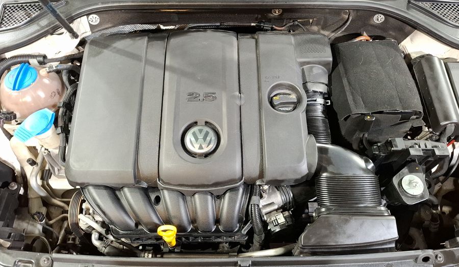 Volkswagen Passat 2.5 COMFORTLINE TIPTRONIC Sedan 2015