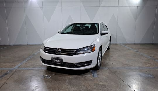 Volkswagen • Passat