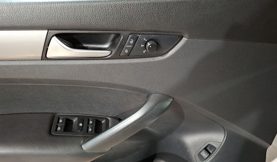 Volkswagen Passat 2.5 COMFORTLINE TIPTRONIC Sedan 2015