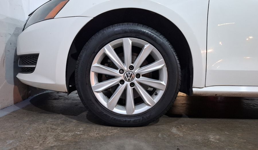 Volkswagen Passat 2.5 COMFORTLINE TIPTRONIC Sedan 2015