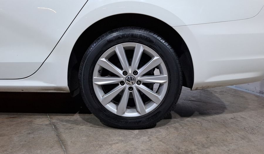 Volkswagen Passat 2.5 COMFORTLINE TIPTRONIC Sedan 2015