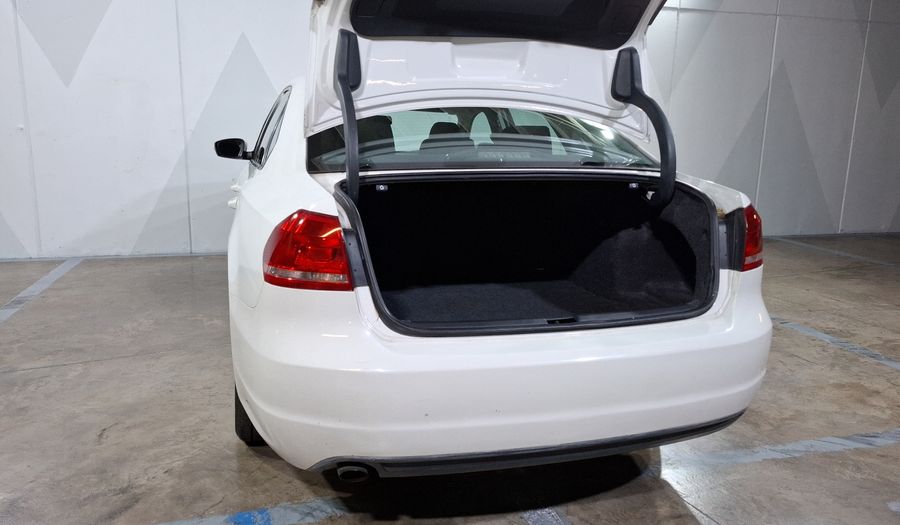 Volkswagen Passat 2.5 COMFORTLINE TIPTRONIC Sedan 2015
