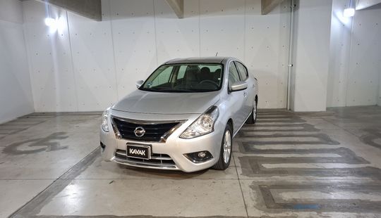 Nissan • Versa