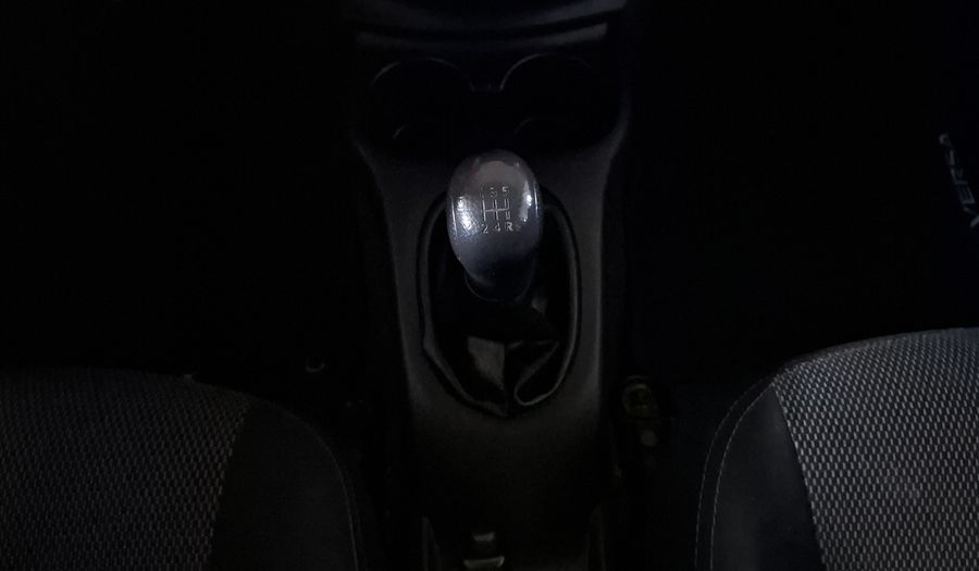Nissan Versa 1.6 ADVANCE TM AC Sedan 2016