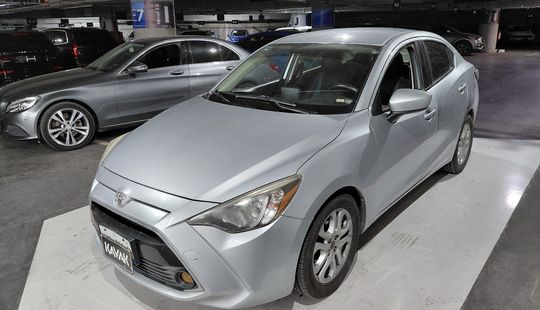 Toyota • Yaris