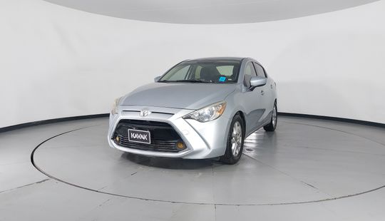 Toyota • Yaris
