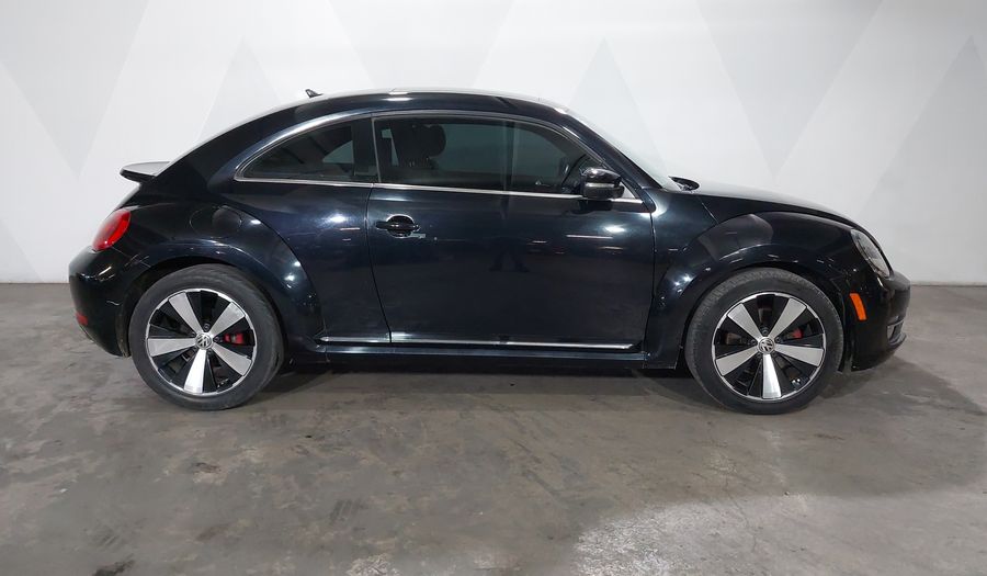 Volkswagen Beetle 2.0 TURBO DSG Hatchback 2013
