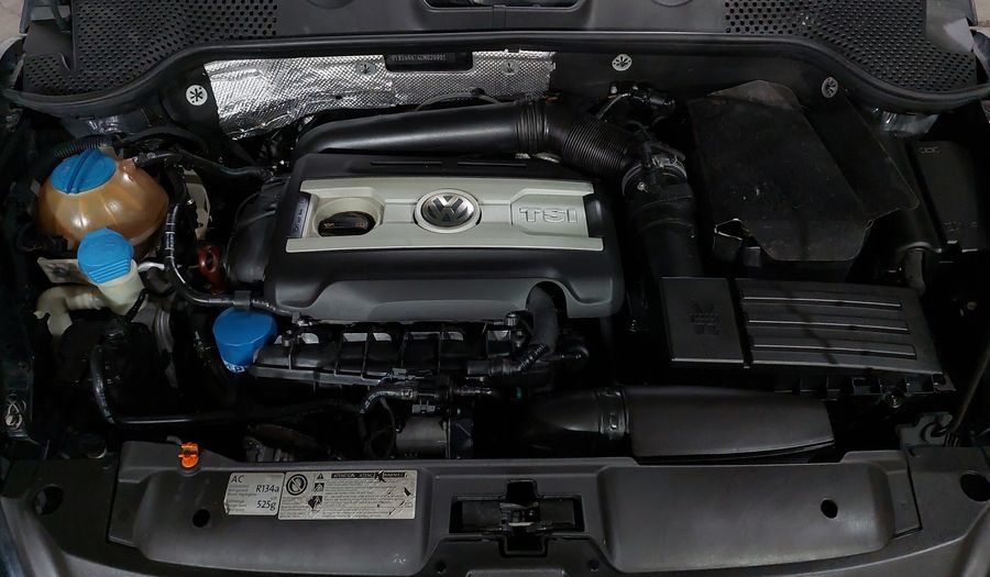 Volkswagen Beetle 2.0 TURBO DSG Hatchback 2013