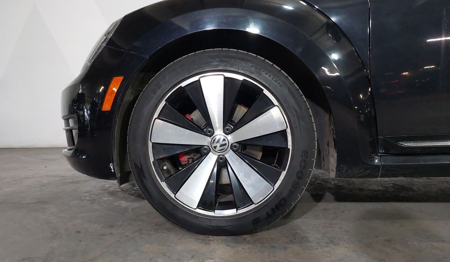 Volkswagen Beetle 2.0 TURBO DSG Hatchback 2013