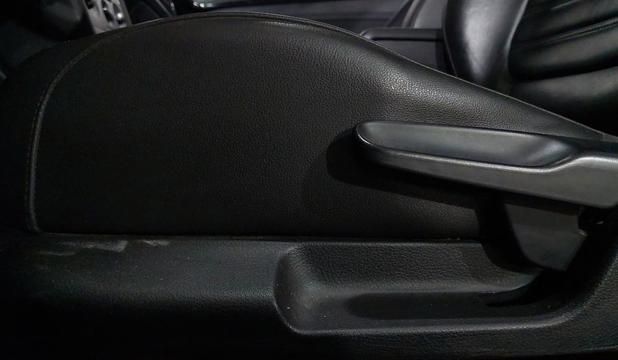 Volkswagen Beetle 2.0 TURBO DSG Hatchback 2013