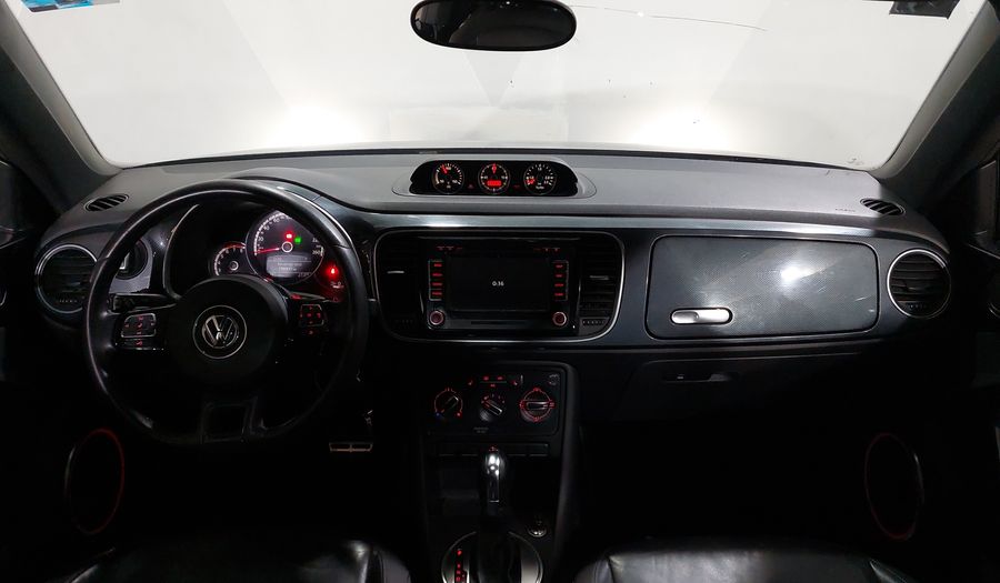 Volkswagen Beetle 2.0 TURBO DSG Hatchback 2013