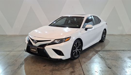 Toyota • Camry