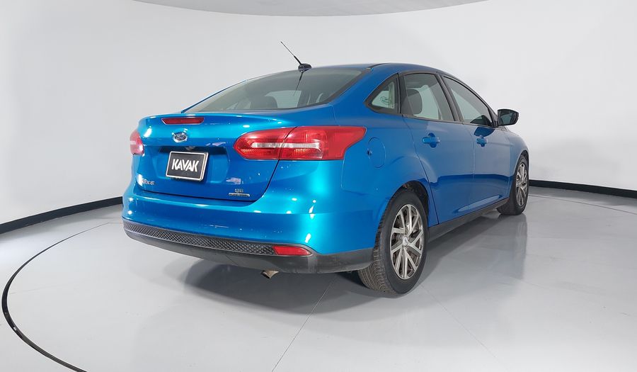 Ford Focus 2.0 SE MT Sedan 2016