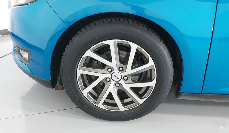 Ford Focus 2.0 SE MT Sedan 2016